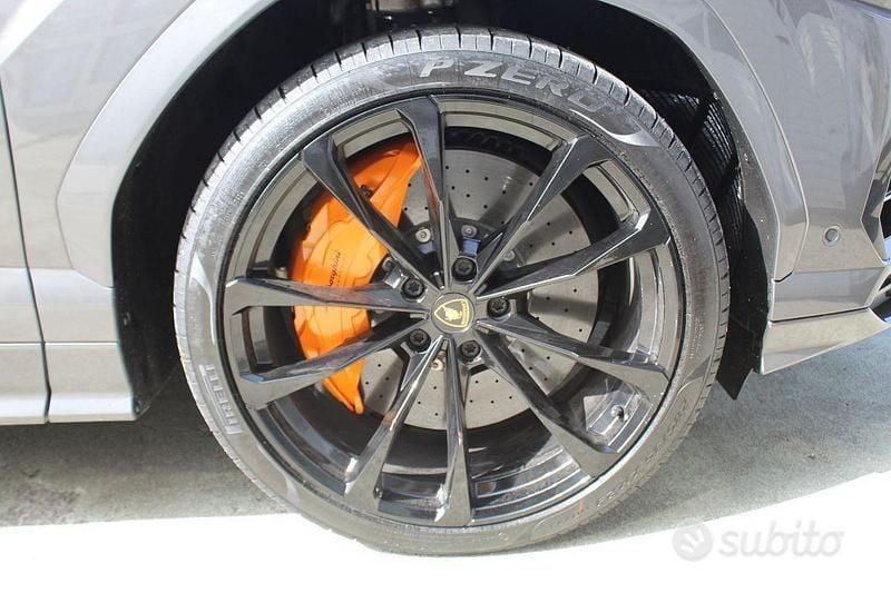 Usata Lamborghini Urus 658 CV (483 kW) 2022 Grigio SUV