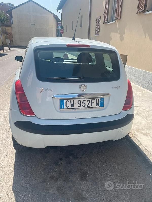 Usata Lancia Ypsilon 70 CV (51 kW) 2005 Blu Utilitaria
