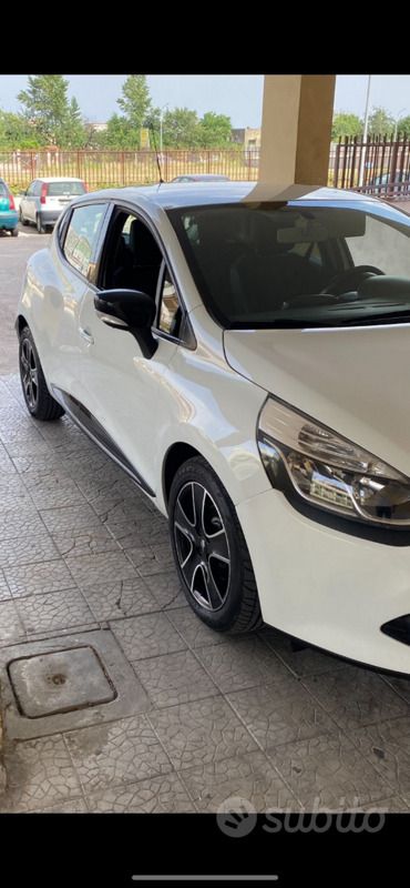 Bianco Usata 2013 Renault Clio IV Due volumi | 4500 € (Buon prezzo) - Immagine 1/4