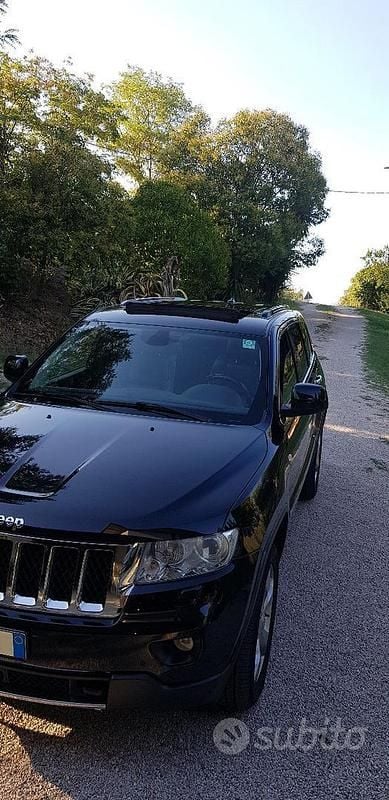 Usata Jeep Grand Cherokee 241 CV (177 kW) 2011 Nero SUV