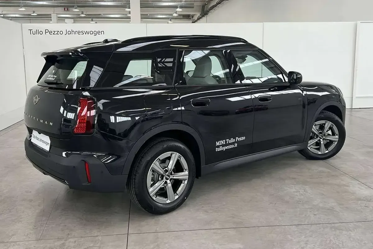 Usata Mini Cooper Countryman Classic 163 CV (119 kW) 2024 Midnight black ii metallizzato SUV