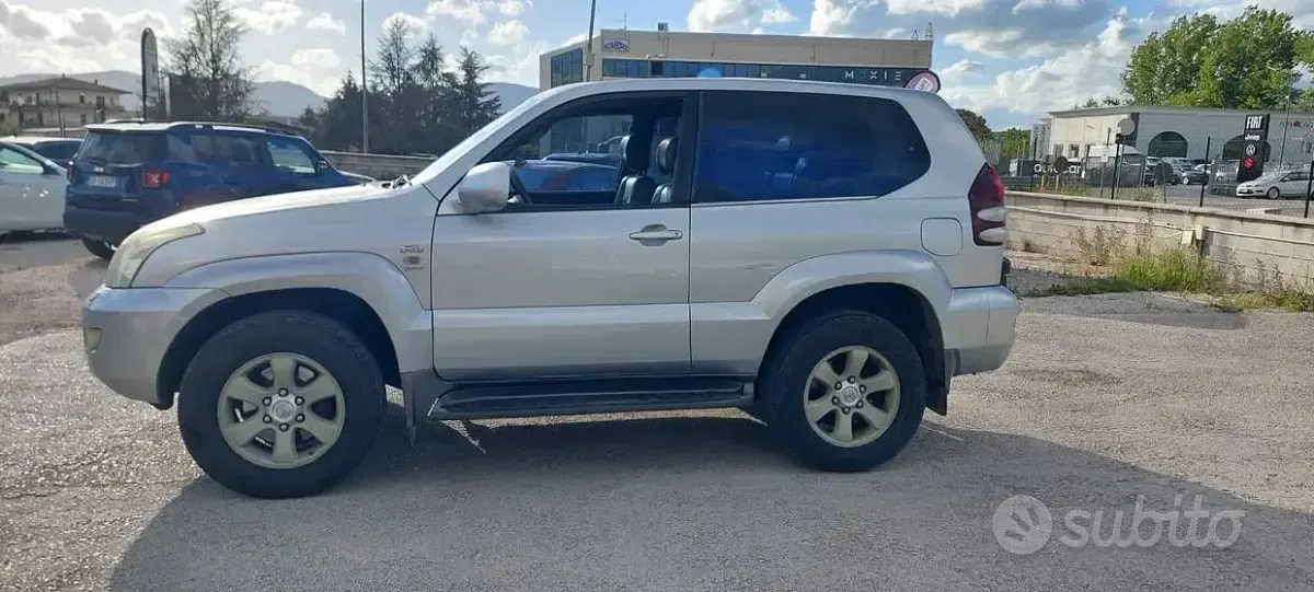 Usata Toyota Land Cruiser 166 CV (122 kW) 2004 Grigio SUV