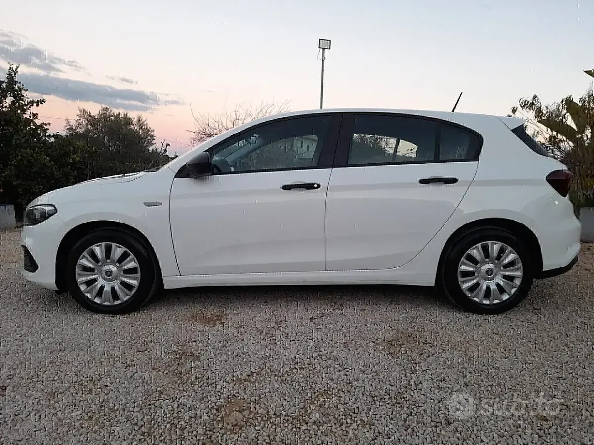 Usata Fiat Tipo City Life 101 CV (74 kW) 2021 Bianco Utilitaria