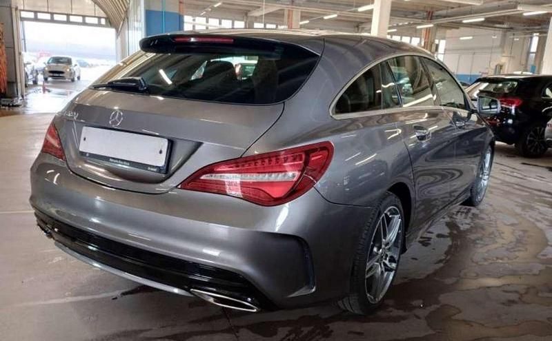 Usata Mercedes CLA220 Shooting Brake Premium 170 CV (125 kW) 2019 Argento Station wagon