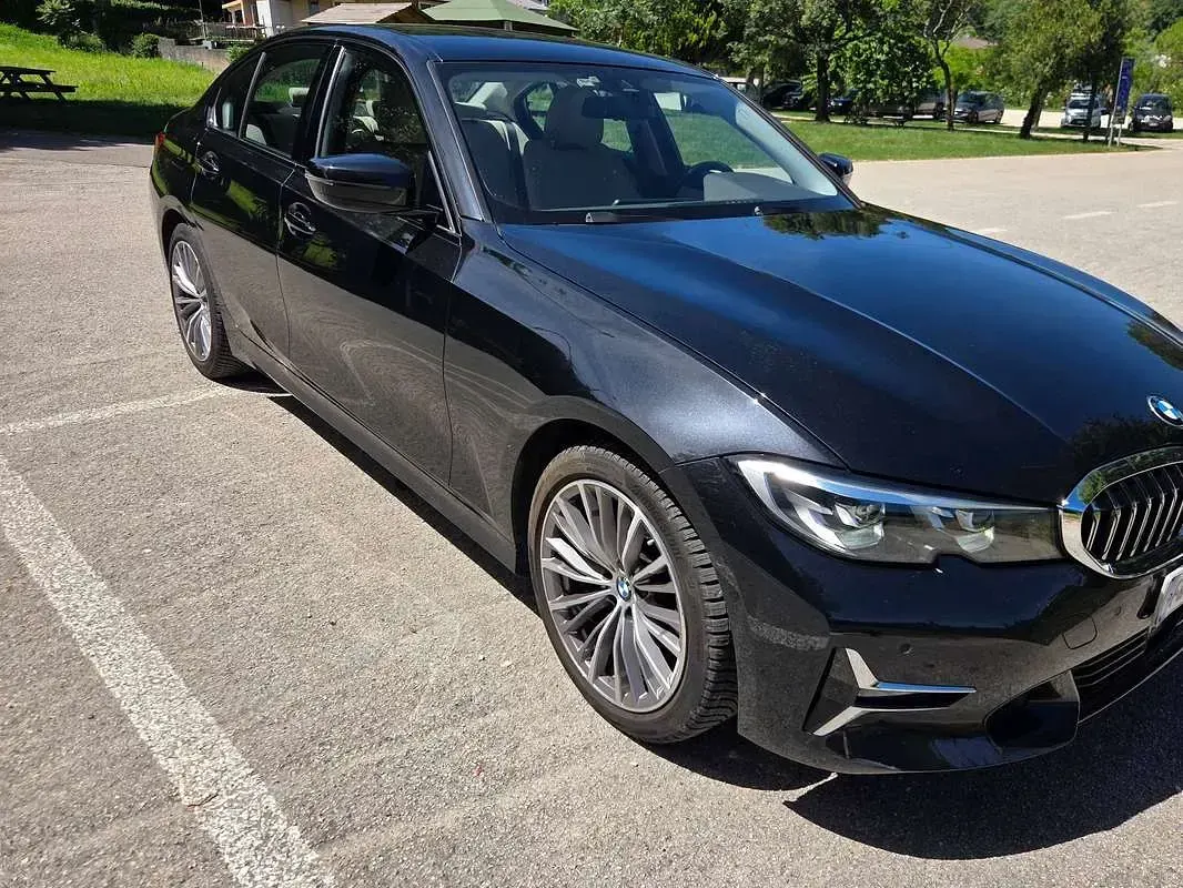 Usata BMW 320 Luxury Line 190 CV (139 kW) 2019 Nero Berlina