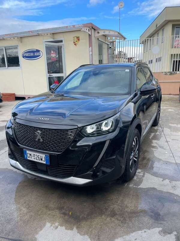 Usata Peugeot 2008 Allure 131 CV (96 kW) 2023 Nero SUV