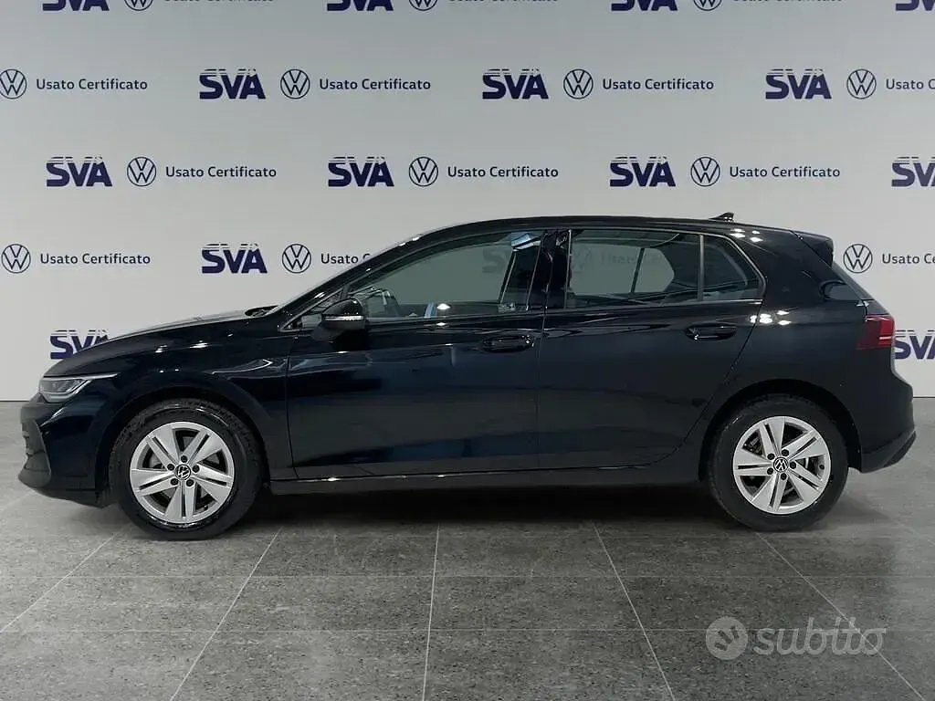 Usata VW Golf VIII Life 116 CV (85 kW) 2025 Nero Berlina