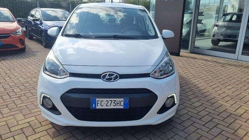 Bianco Usata 2016 Hyundai i10 Due volumi | 8300 € (Buon prezzo) - Immagine 1/4