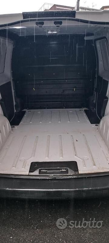 Usata Peugeot Expert 120 CV (88 kW) 2022 Furgone