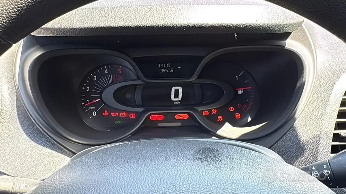 Usata Renault Captur Intens 90 CV (66 kW) 2016 Bluazzurro SUV
