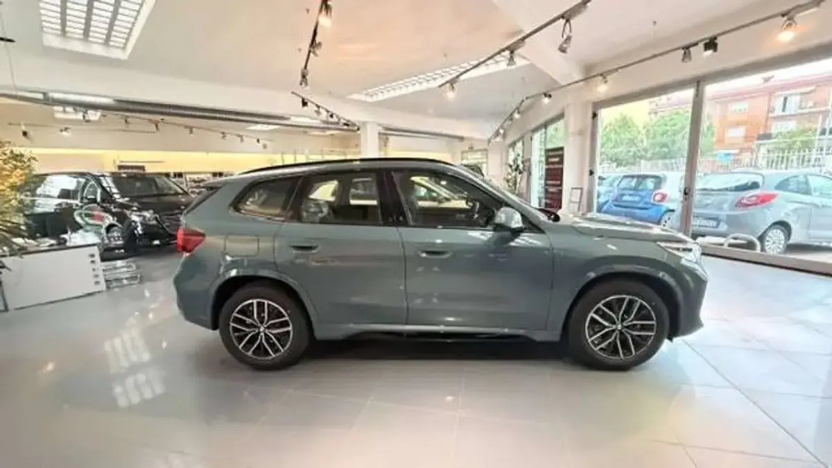Nuova BMW X1 M Sport 136 CV (100 kW) 2025 Cape york green SUV