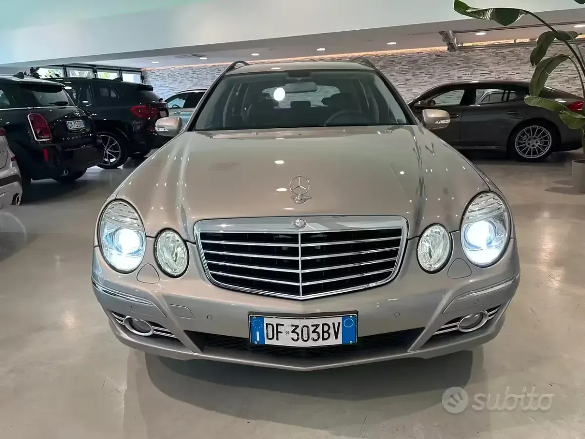 Usata Mercedes E320 Classic 224 CV (164 kW) 2007 Grigio Station wagon