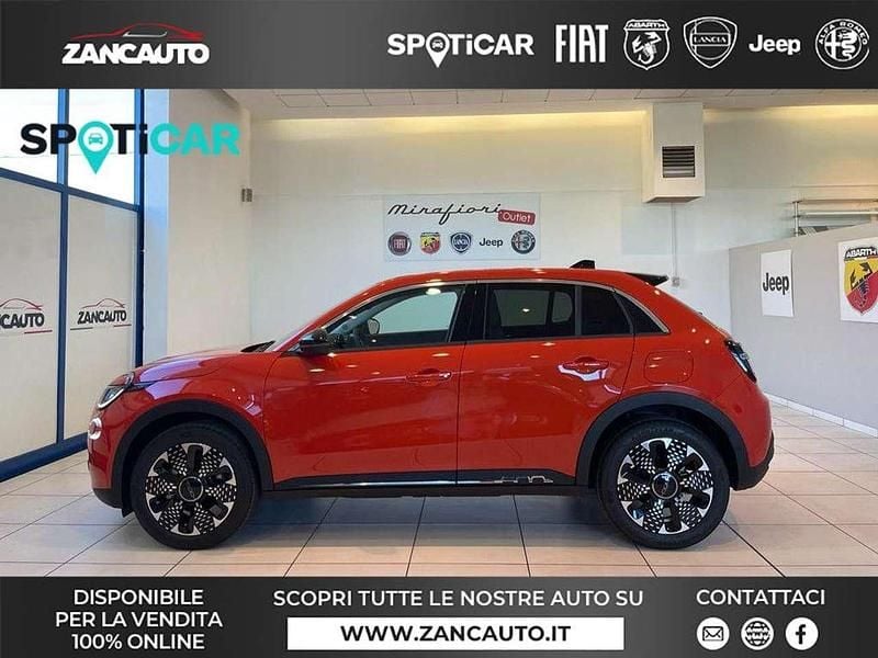 Usata Fiat 600E La Prima 114 kW (156 CV) 2025 Arancione SUV