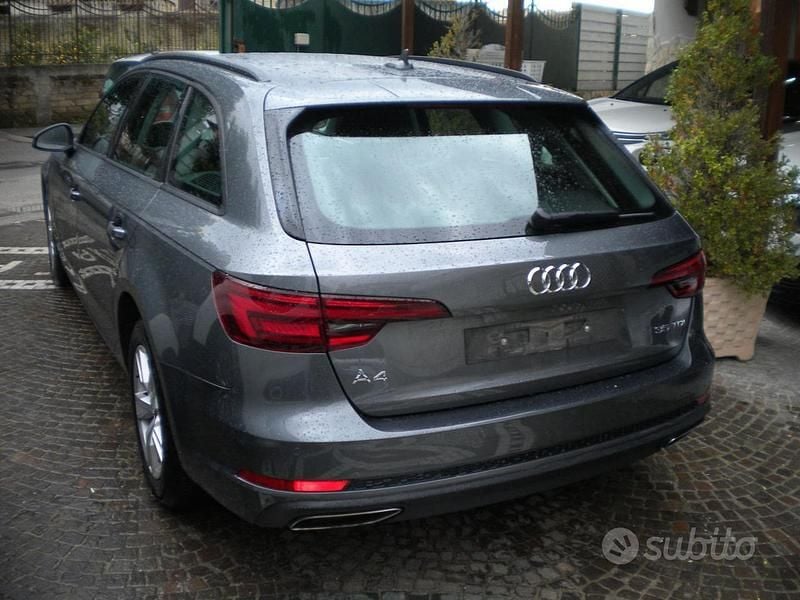 Usata Audi A4 Design 150 CV (110 kW) 2019 Grigio Station wagon