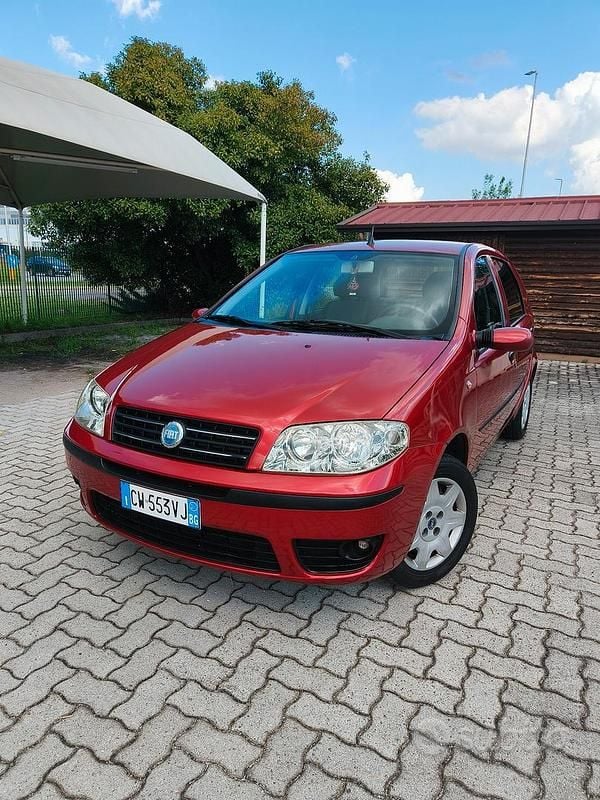 Usata Fiat Punto Dynamic 60 CV (44 kW) 2005 Utilitaria