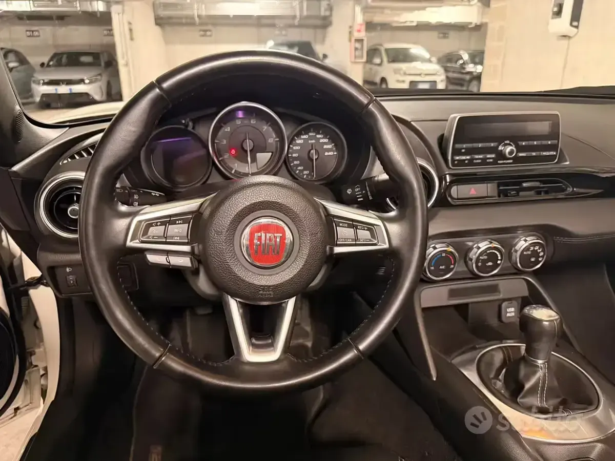Usata Fiat 124 Spider Lusso 140 CV (102 kW) 2016 Bianco Cabrio