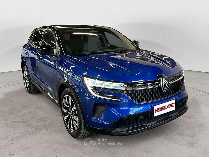 Usata Renault Austral Techno 131 CV (96 kW) 2023 Blu e tetto nero SUV