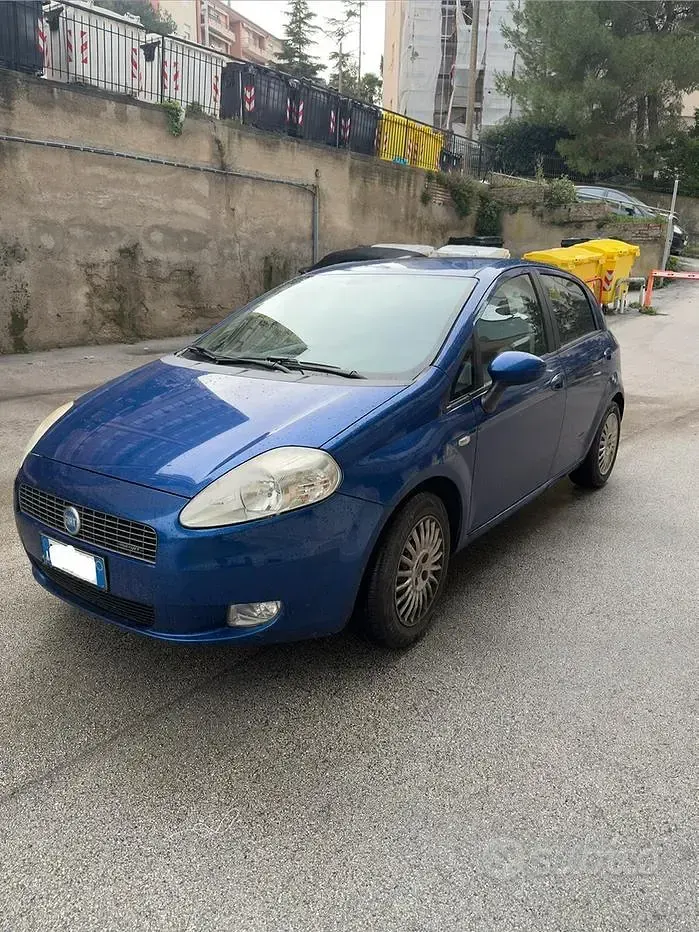 Usata Fiat Grande Punto 90 CV (66 kW) 2006 Blu Utilitaria