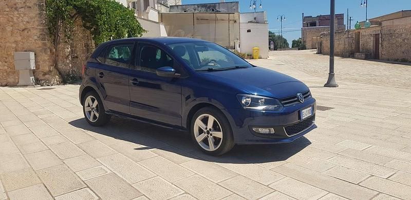 Usata VW Polo Highline 90 CV (66 kW) 2011 Blu Berlina