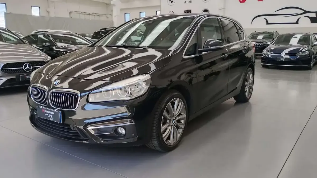 Usata BMW 218 Active Tourer Luxury Line 150 CV (110 kW) 2018 Nero Monovolume