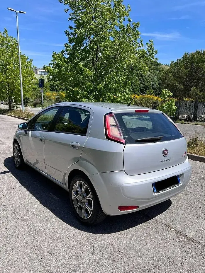 Usata Fiat Grande Punto Street 90 CV (66 kW) 2013 Grigio Utilitaria