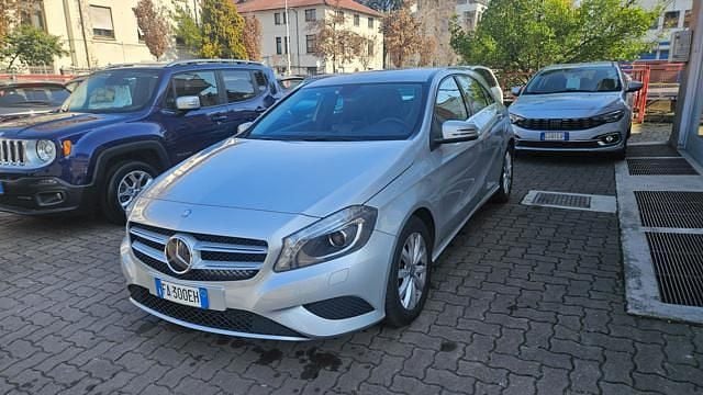 Usata Mercedes A180 109 CV (80 kW) 2015 Argento Berlina