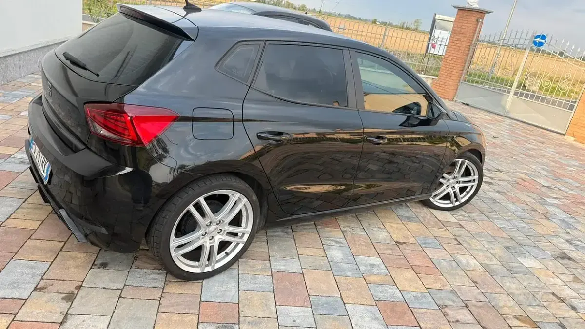 Second-hand Seat Ibiza 95 CP (69 kW) 2018 Negru Hatchback