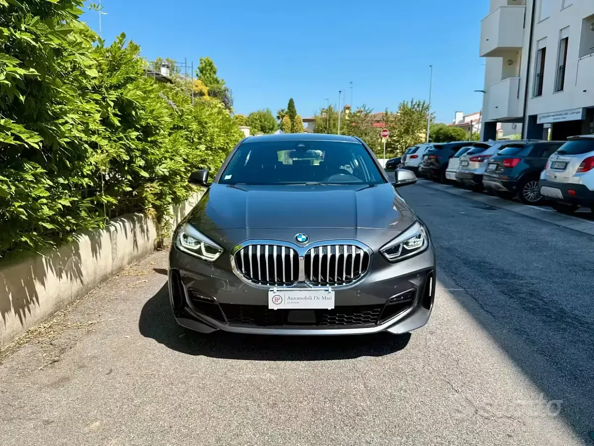 Usata BMW 118 M Sport 150 CV (110 kW) 2020 Grigio Utilitaria