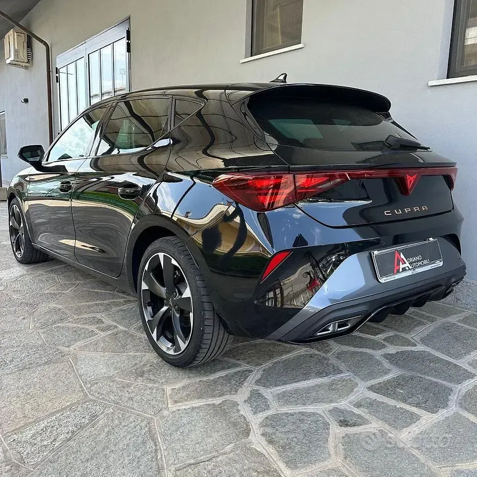 Usata Cupra Leon 150 CV (110 kW) 2025 Nero Berlina
