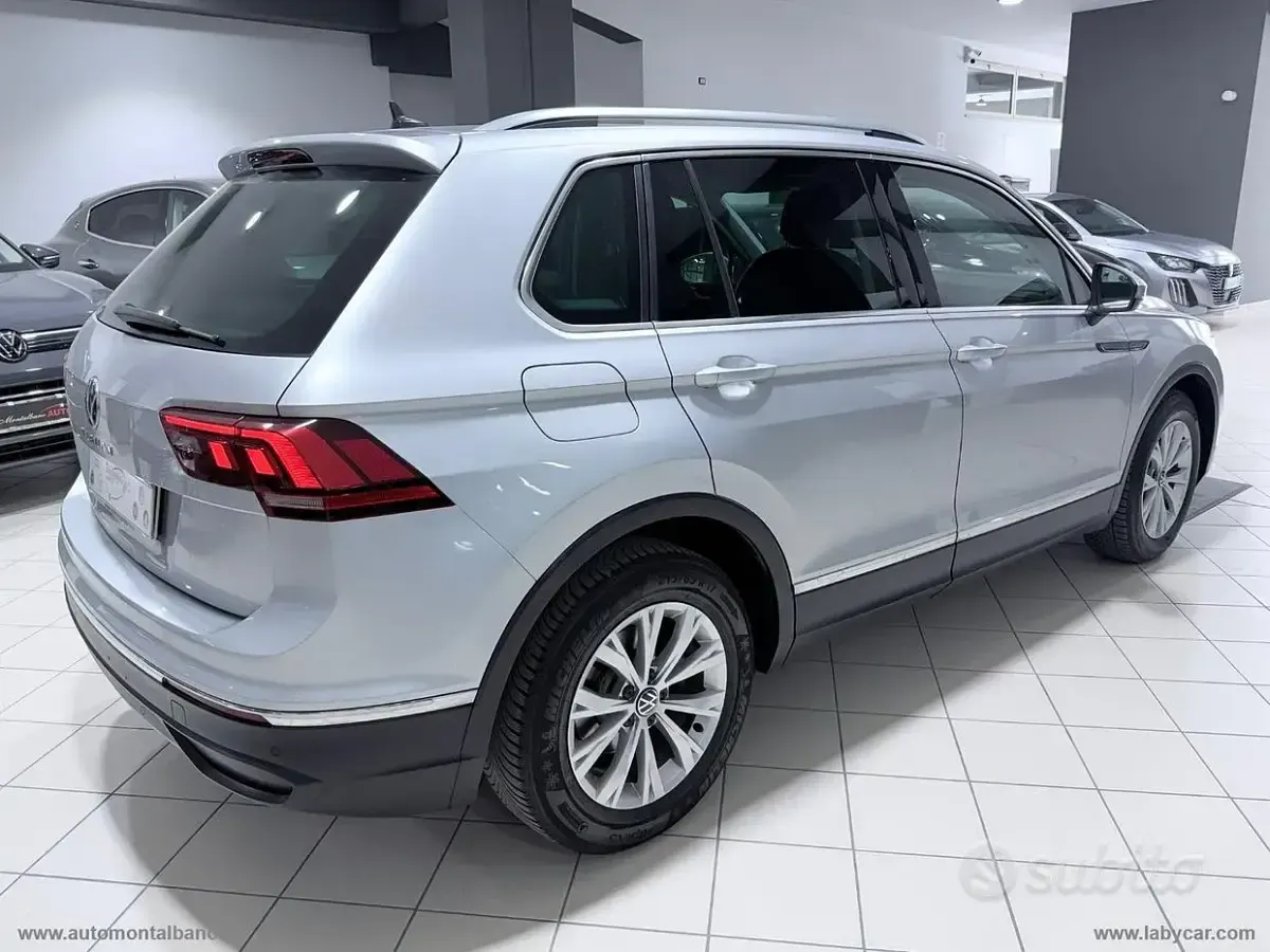 Usata VW Tiguan Life 122 CV (89 kW) 2022 Argento SUV