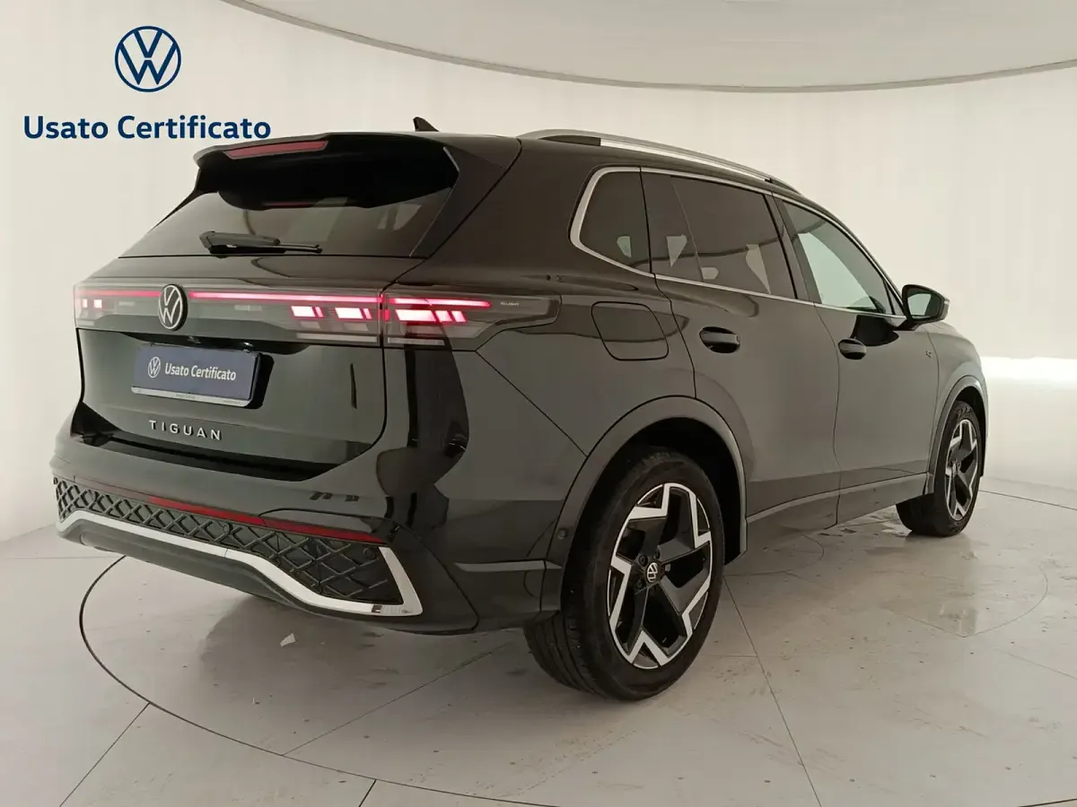 Usata VW Tiguan R-line Plus 150 CV (110 kW) 2025 Nero SUV