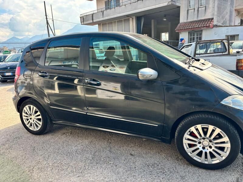 Usata Mercedes A180 109 CV (80 kW) 2004 Nero Monovolume