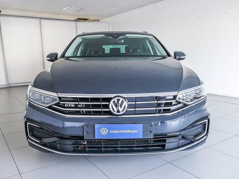 Usata VW Passat GTE 218 CV (160 kW) 2019 Grigio urano Station wagon