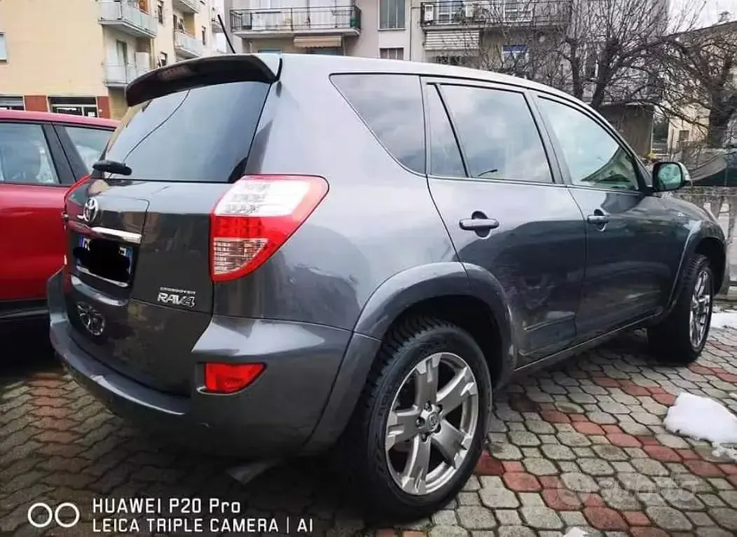 Usata Toyota RAV4 150 CV (110 kW) 2009 Grigio SUV