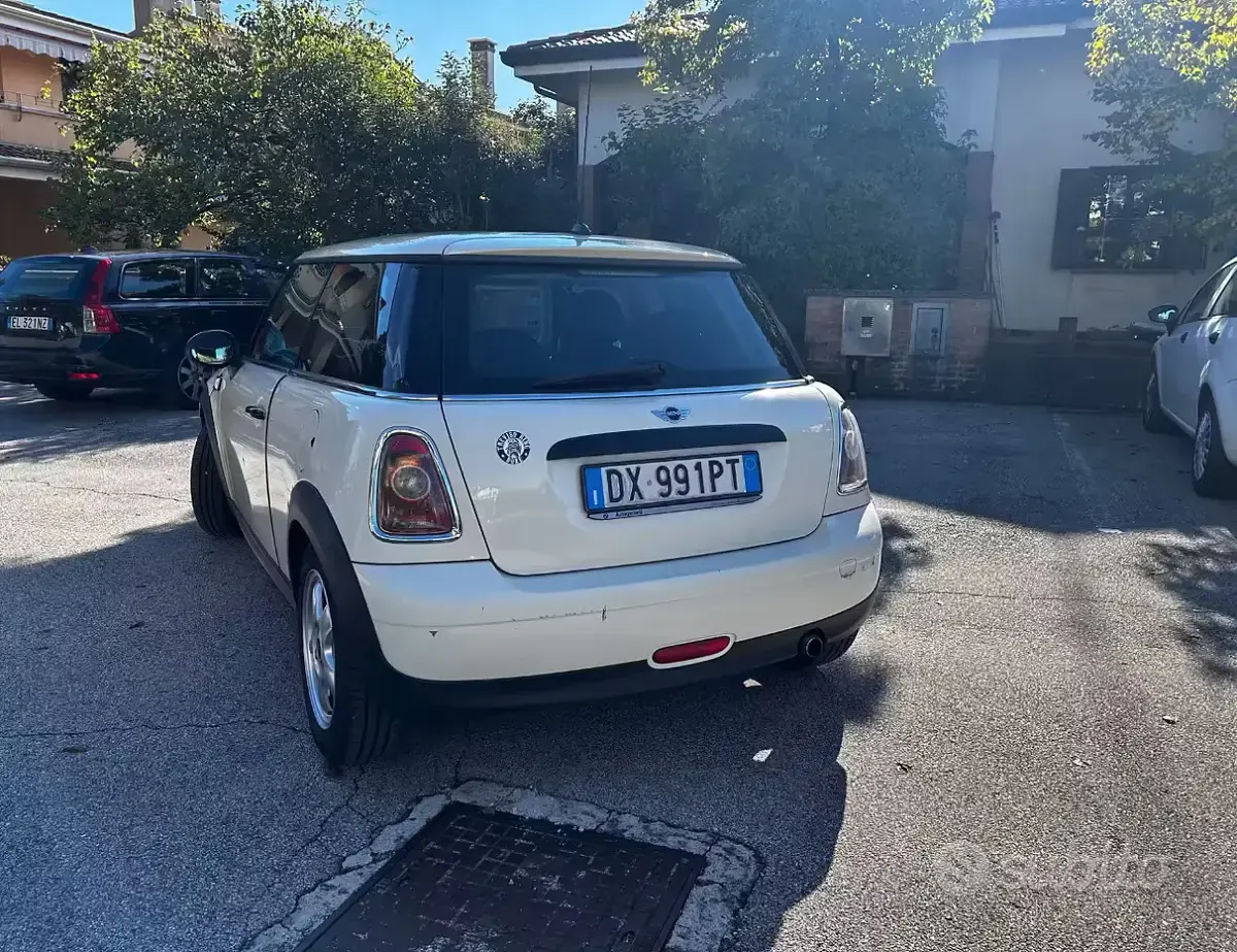 Usata Mini ONE 75 CV (55 kW) 2009 Bianco Utilitaria