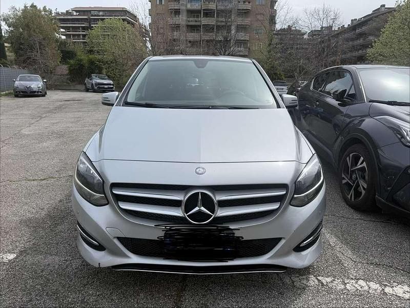 Usata Mercedes B180 116 CV (85 kW) 2015 Monovolume