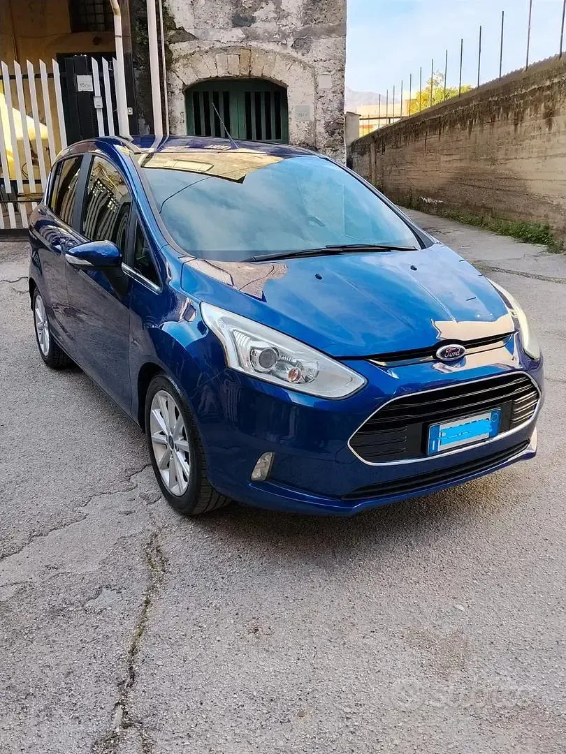 Usata Ford B-MAX Titanium 90 CV (66 kW) 2016 Blu Monovolume