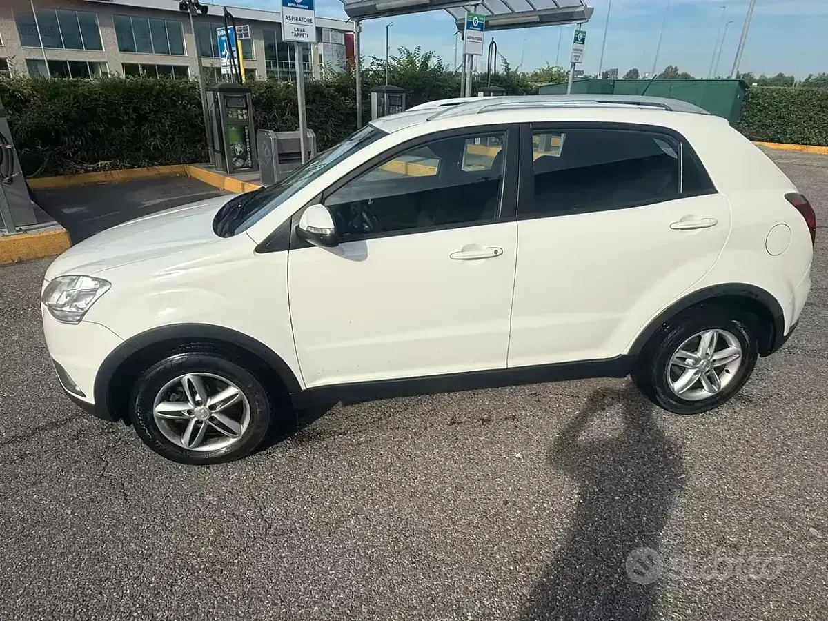 Usata SsangYong Korando 175 CV (128 kW) 2012 Bianco SUV