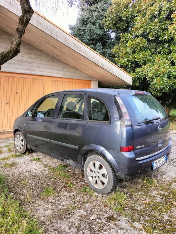 Blu Usata 2007 Opel Meriva Monovolume | 2000 € (Buon prezzo) - Immagine 1/3