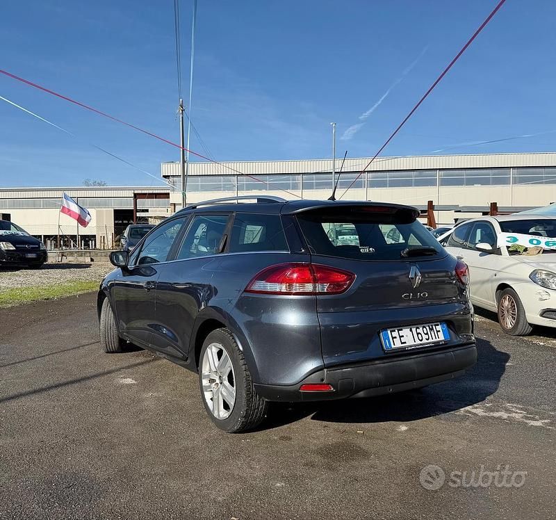 Usata Renault Clio GrandTour Zen 90 CV (66 kW) 2016 Grigio Station wagon