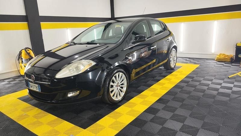 Nero Usata 2009 Fiat Bravo Emotion Due volumi | 2999 € (Cara) - Immagine 1/4