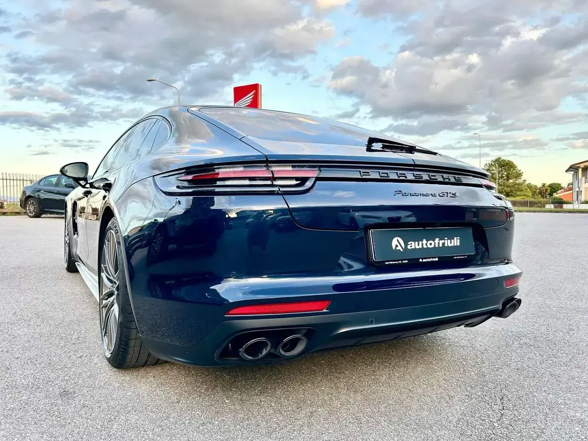 Usata Porsche Panamera 460 CV (338 kW) 2020 Blu notte Utilitaria