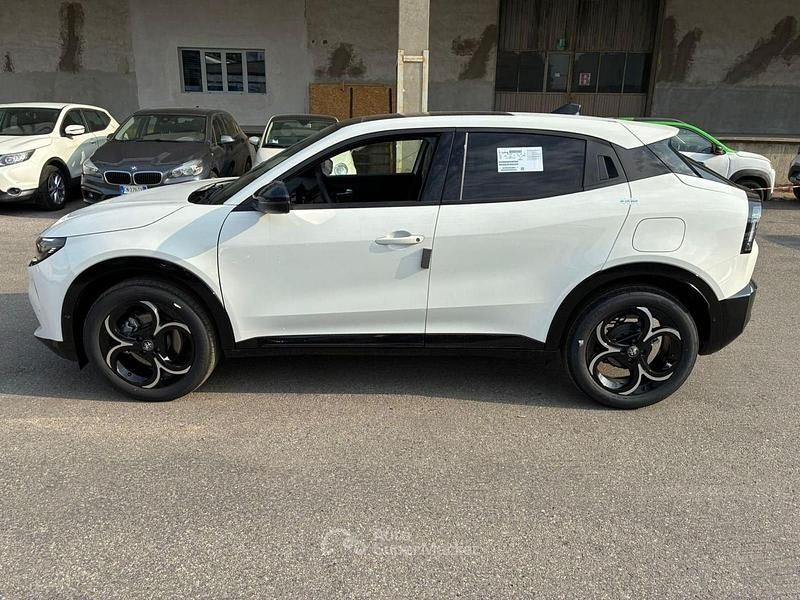 Nuova Alfa Romeo Junior Ti 145 CV (106 kW) 2026 Bianco SUV