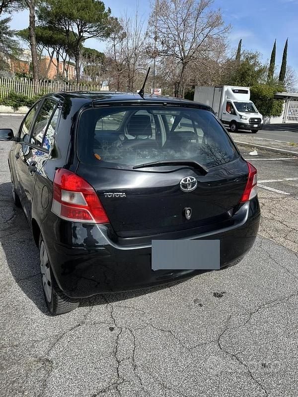 Usata Toyota Yaris 2010 Nero Utilitaria