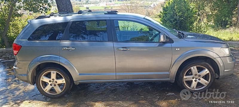 Usata Dodge Journey 140 CV (102 kW) 2009 Grigio SUV
