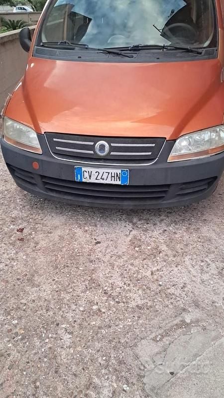 Usata 2005 Fiat Multipla Monovolume | 700 € (Super prezzo) - Immagine 1/4