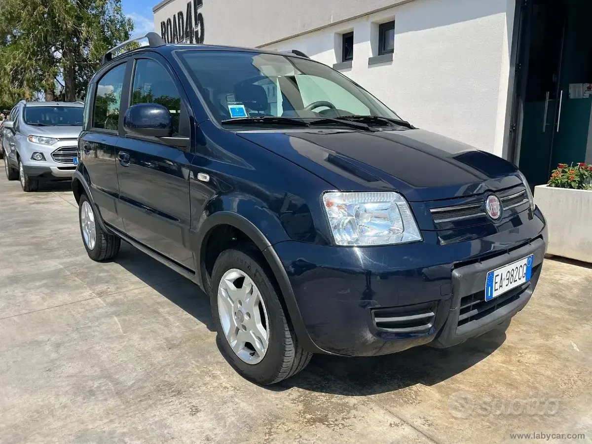 Usata Fiat Panda Climbing 60 CV (44 kW) 2010 Blu/azzurro Utilitaria