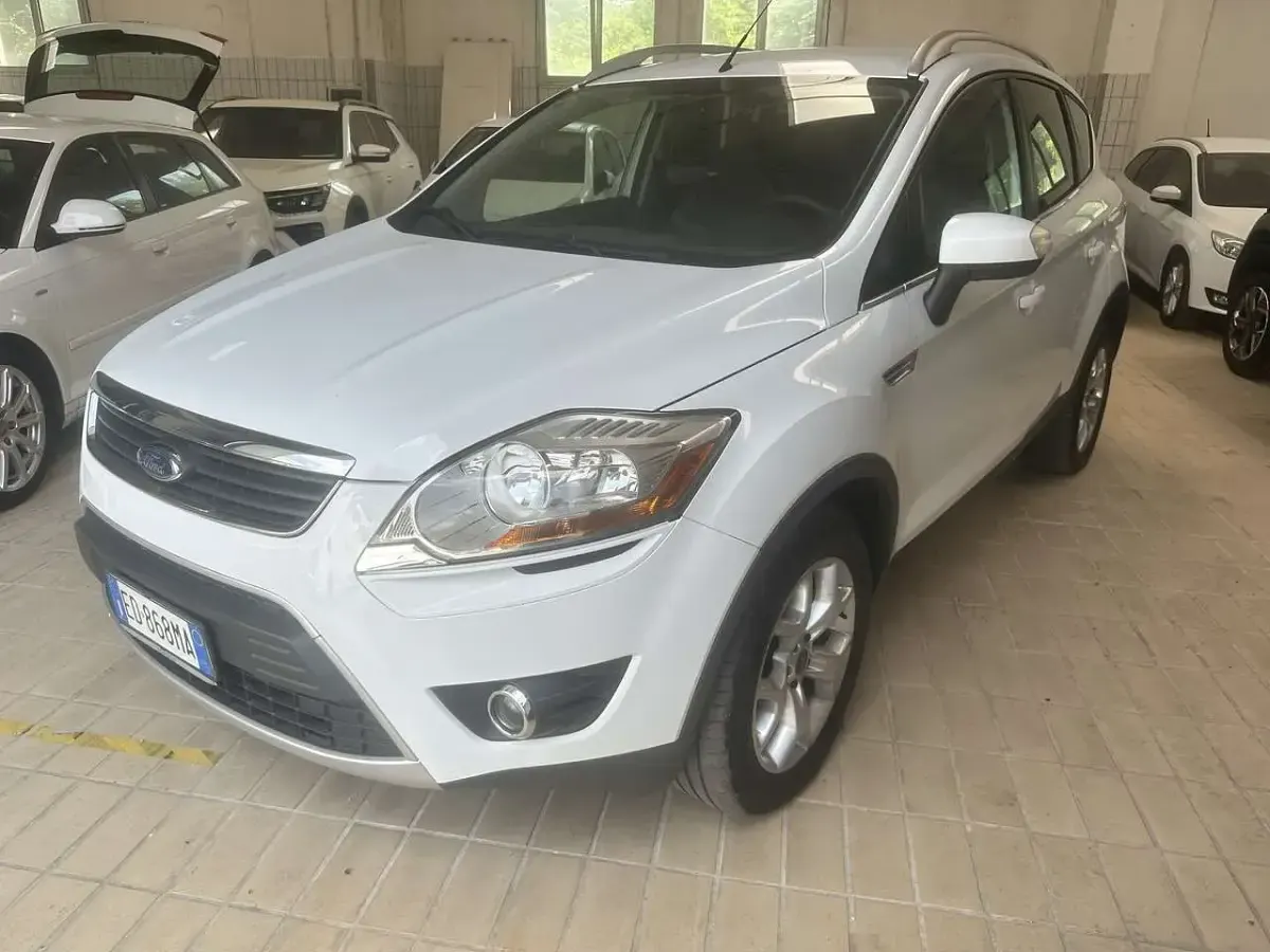 Usata Ford Kuga Titanium 140 CV (102 kW) 2010 Bianco SUV