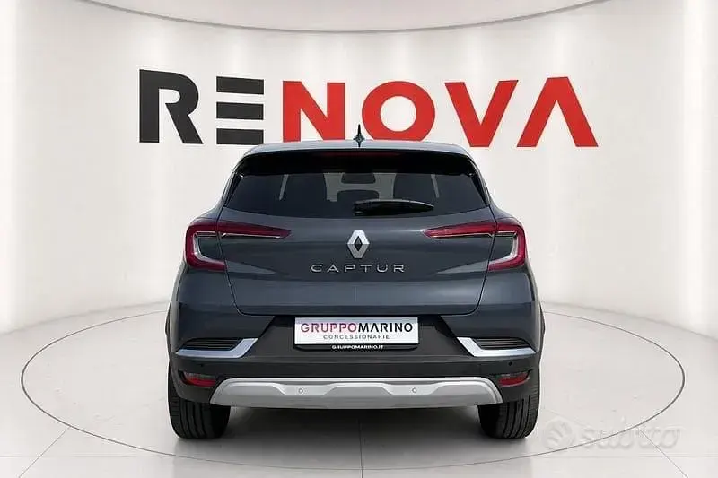 Usata Renault Captur Techno 101 CV (74 kW) 2023 Blu SUV