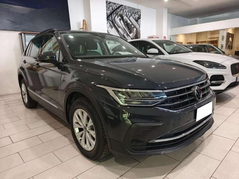 Usata VW Tiguan Life 150 CV (110 kW) 2022 Grigio scuro SUV